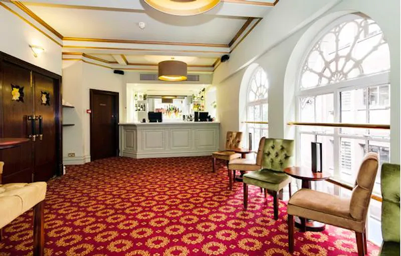 Bar at Central London theatre, P571 (photo 24)