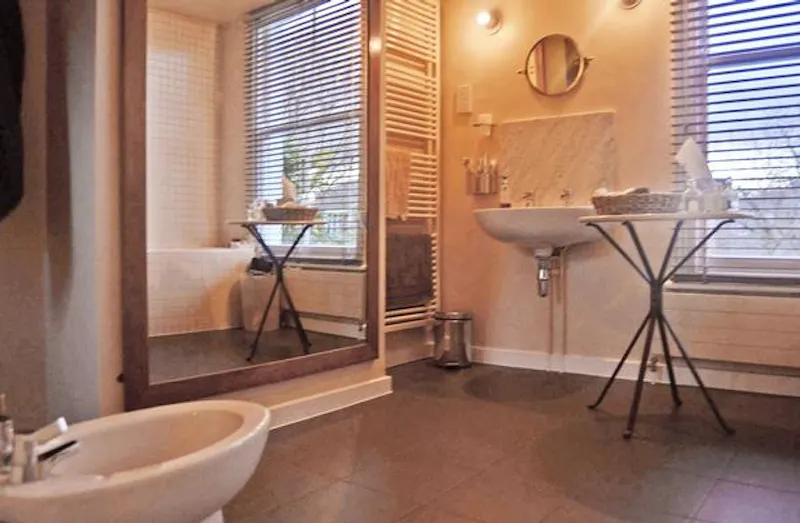 Bathroom at Islington stills house, B751 (photo 17)