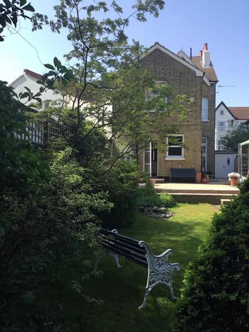Film location B781 in Surrey (photo 44)