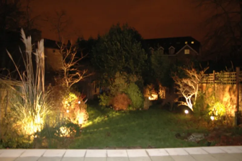 Garden at Film location B781 in Surrey (photo 46)