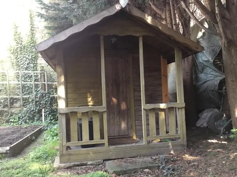 Summer house at Film location B781 in Surrey (photo 49)