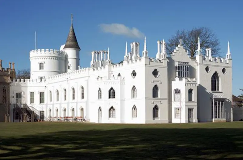 Gothic house in Twickenham, A34 (photo 1)