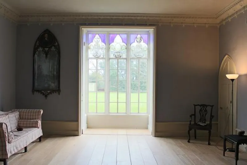 Drawing room at Gothic house in Twickenham, A34 (photo 25)