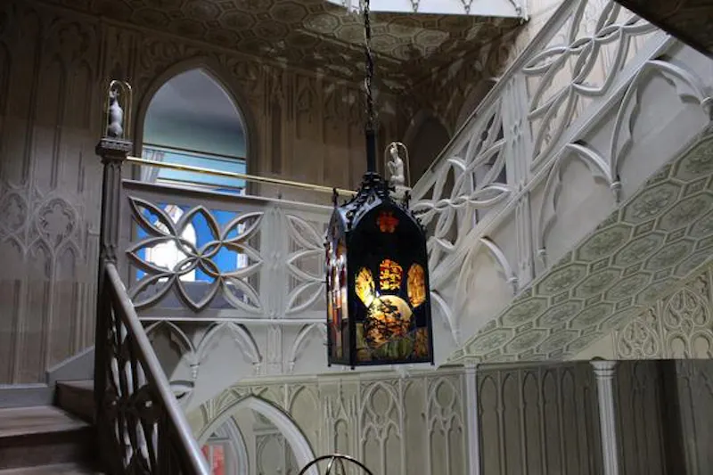 Staircase at Gothic house in Twickenham, A34 (photo 29)