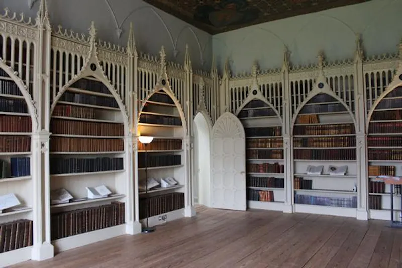 Library at Gothic house in Twickenham, A34 (photo 39)