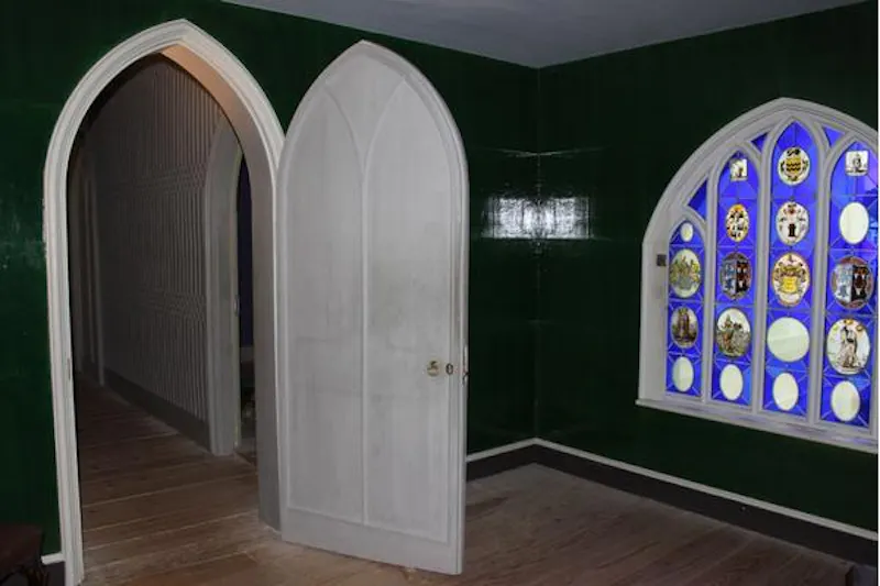Gothic house in Twickenham, A34 (photo 63)