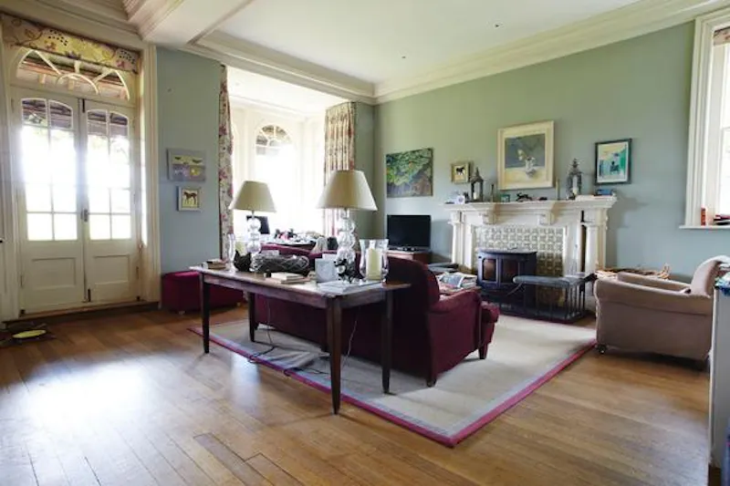 Living Room at Grand manor house in Benington, A146 (photo 9)