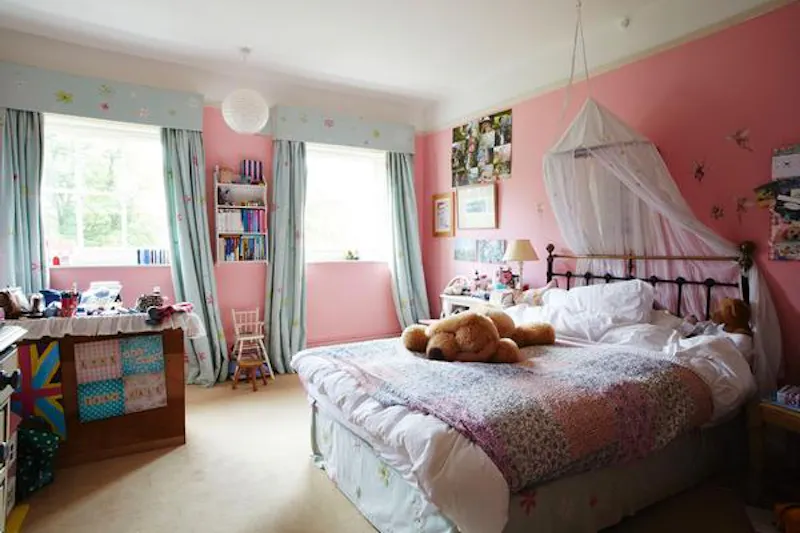 Bedroom - child's at Grand manor house in Benington, A146 (photo 37)