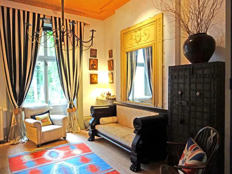Distressed-luxury home in Angel, A405 (photo 8)