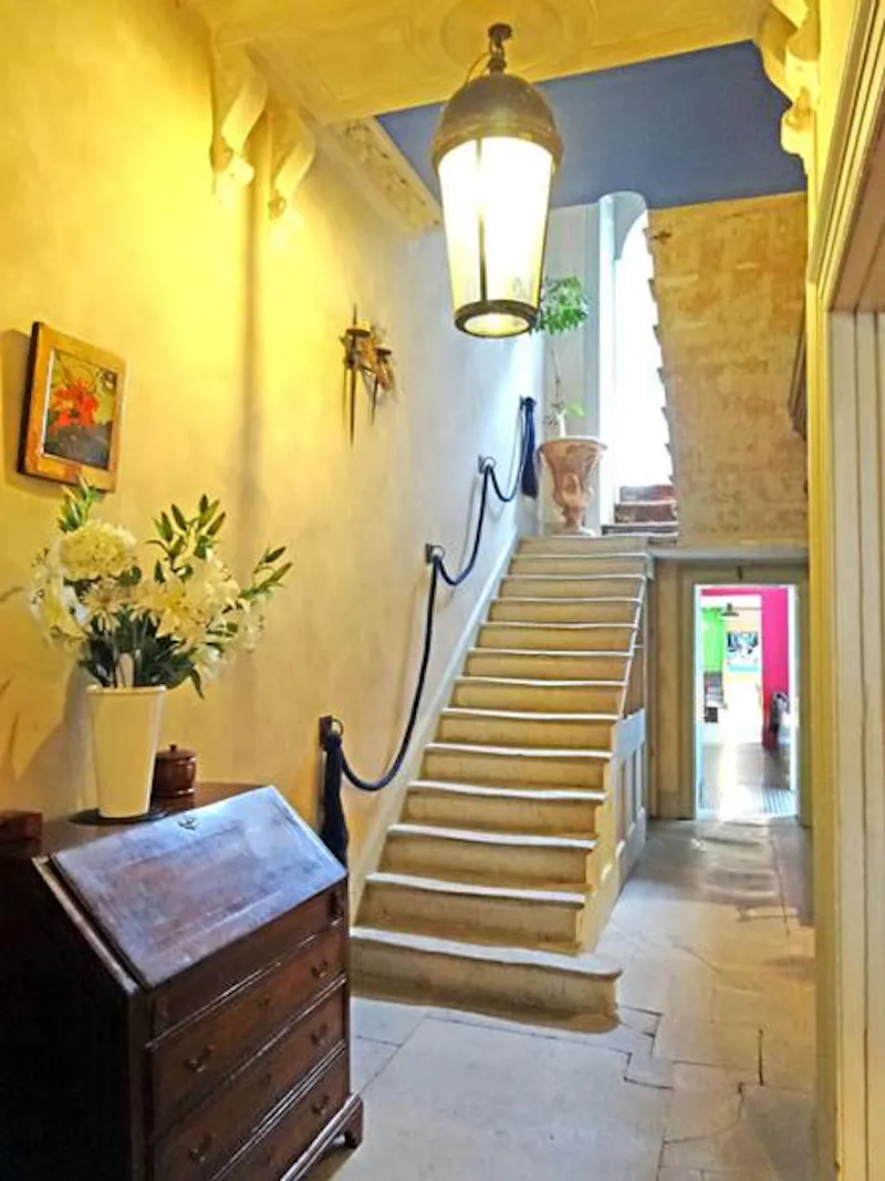 Corridor at Distressed-luxury home in Angel, A405 (photo 9)