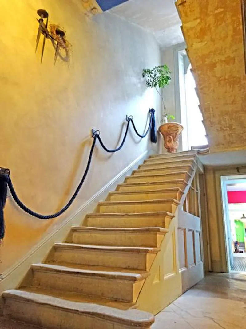 Distressed-luxury home in Angel, A405 (photo 10)