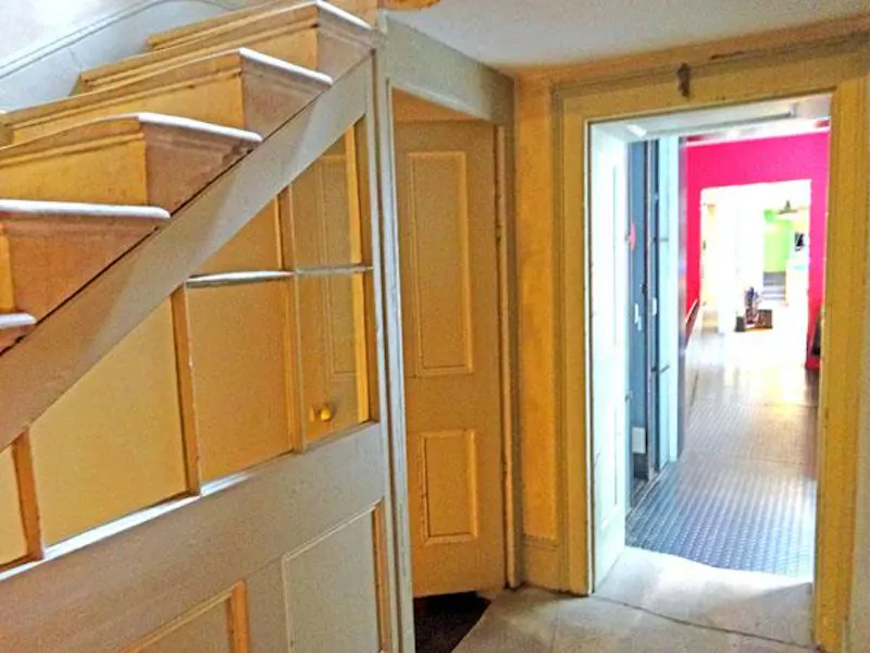 Distressed-luxury home in Angel, A405 (photo 11)