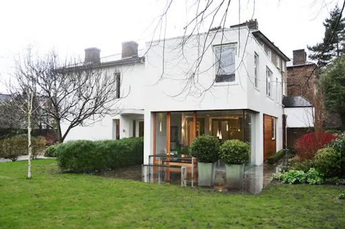 Bright, colourful Ealing house, B1483