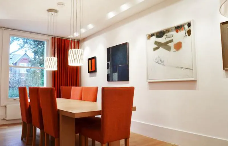 Bright, colourful Ealing house, B1483 (photo 21)