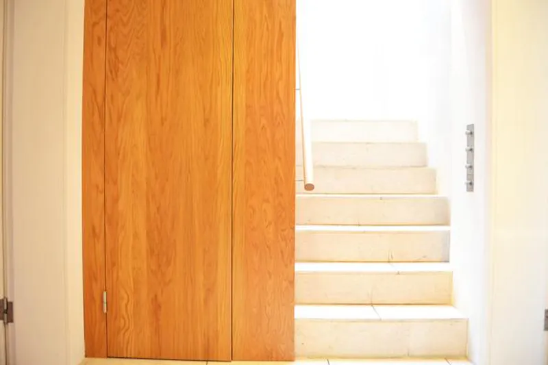 Staircase at Bright, colourful Ealing house, B1483 (photo 26)