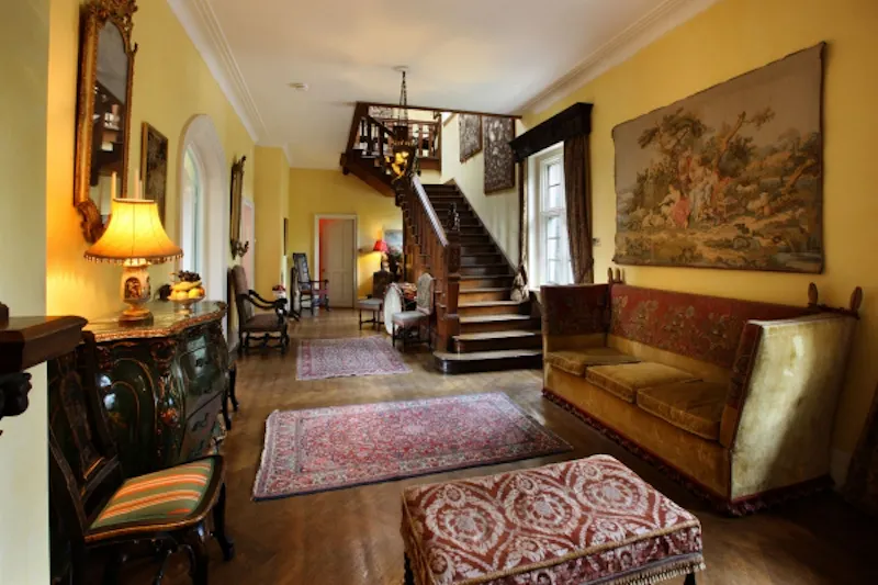 Staircase at Beautiful Regency castle , G175 (photo 3)