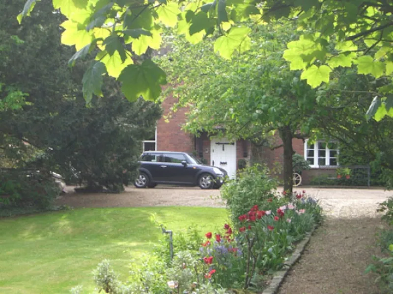 Film location D1280 in Middlesex (photo 3)