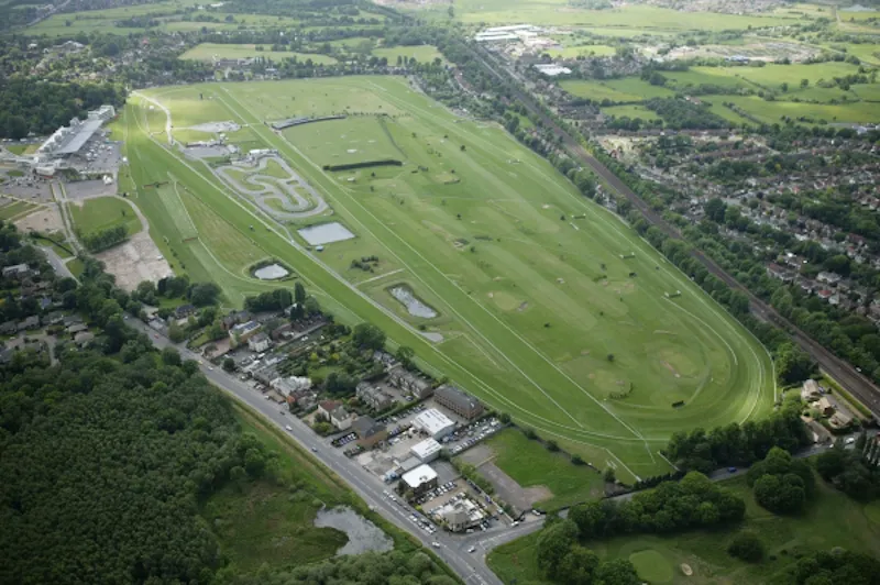 Picturesque Racecourse and venue, T125 (photo 9)