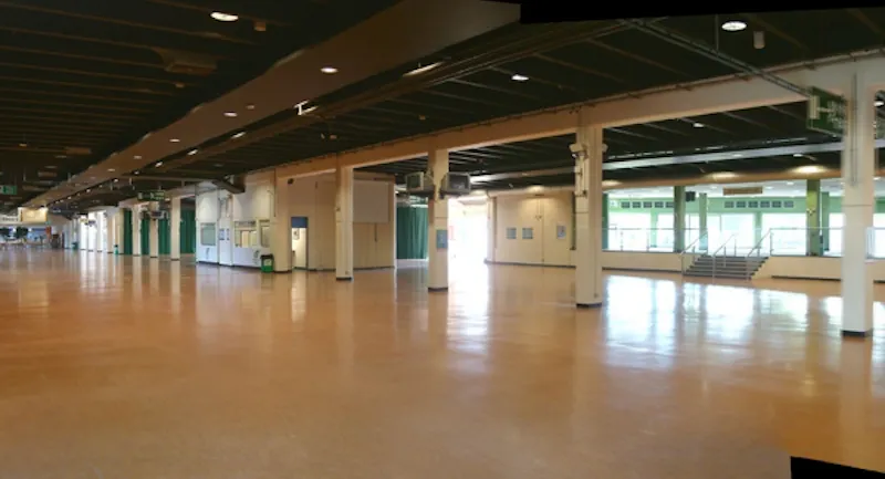 Entrance hall at Picturesque Racecourse and venue, T125 (photo 11)