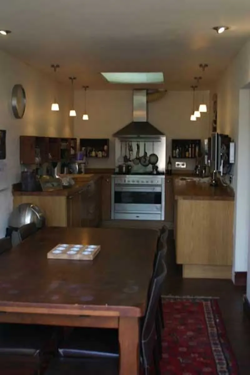 Kitchen at Mile End school house, K283 (photo 8)