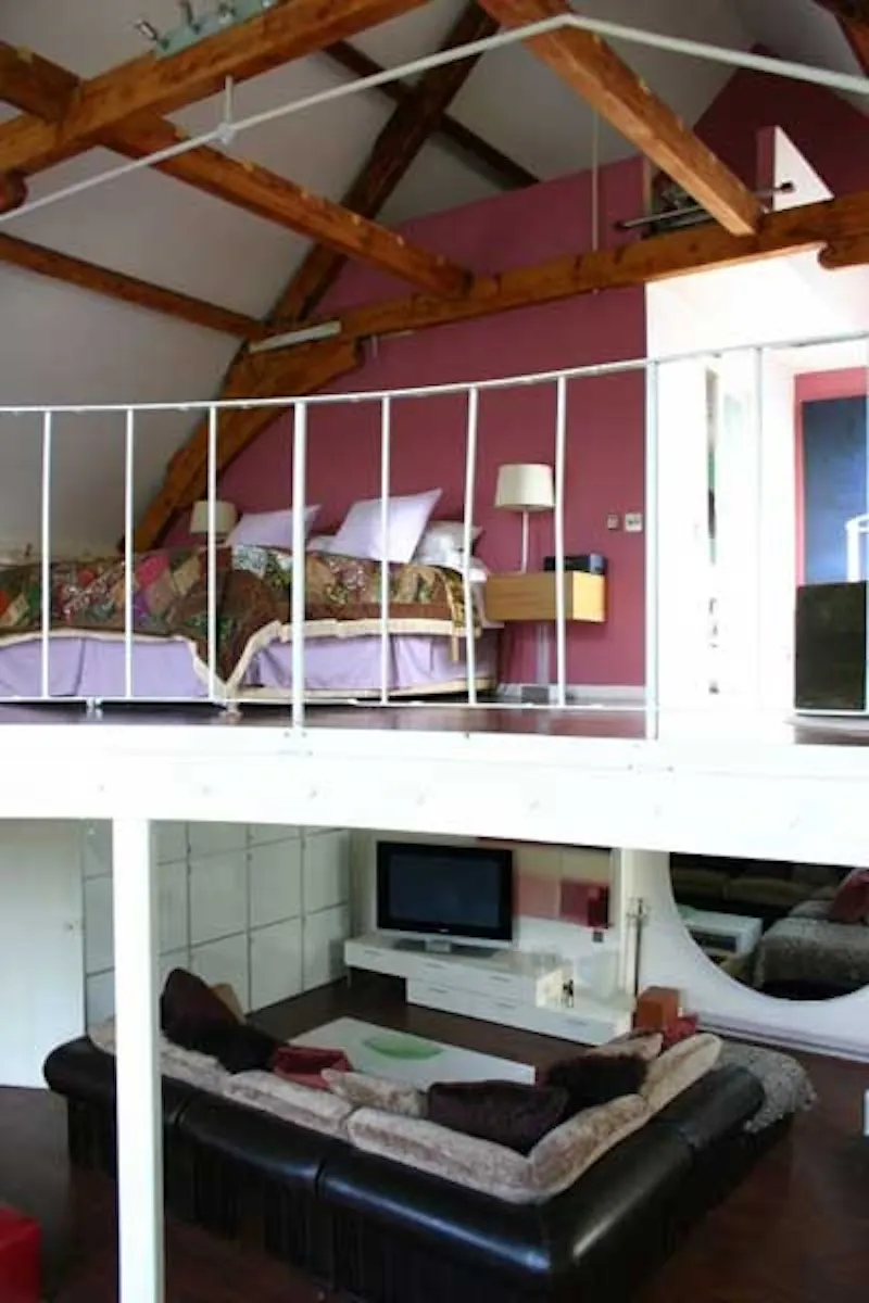 Mezzanine at Mile End school house, K283 (photo 10)