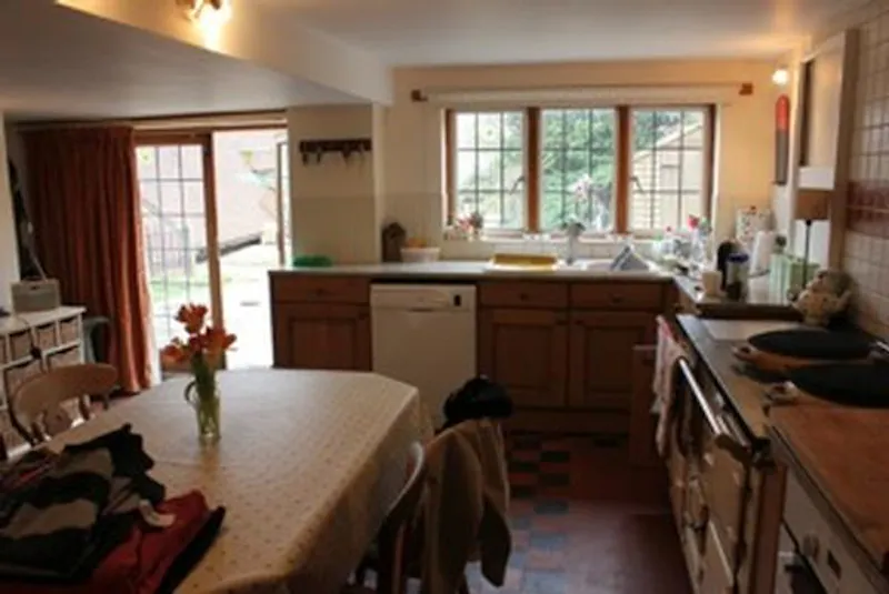 Kitchen at Large country house in Edenbridge, B1109 (photo 7)