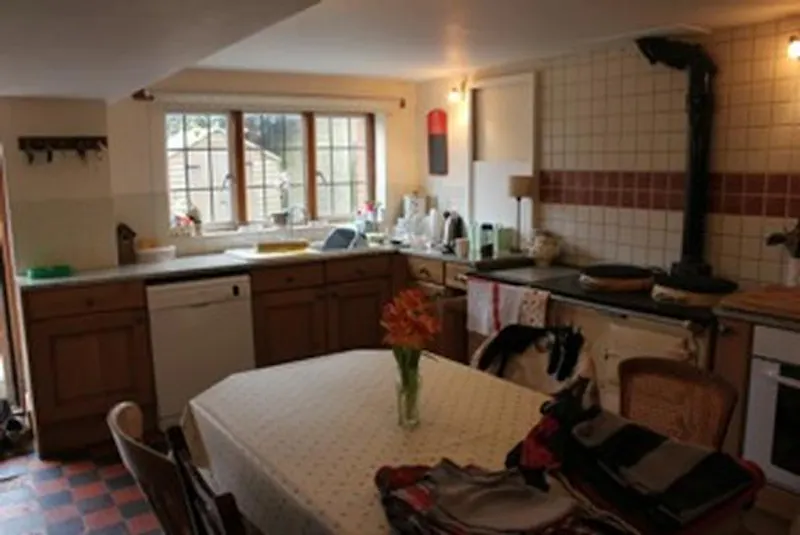 Dining room at Large country house in Edenbridge, B1109 (photo 8)