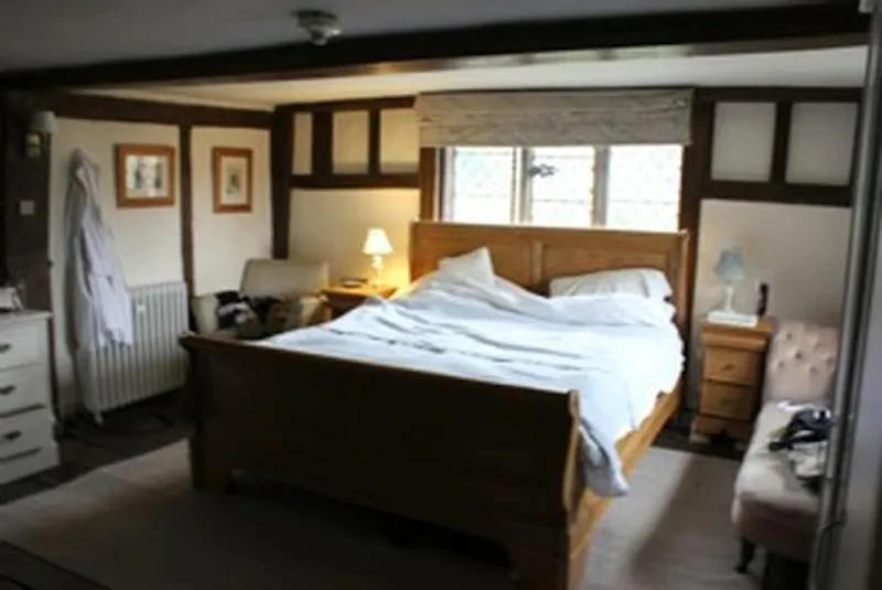 Bedroom at Large country house in Edenbridge, B1109 (photo 15)