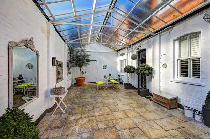Terrace/Patio at Colourful Wimbledon house , B1083 (photo 20)