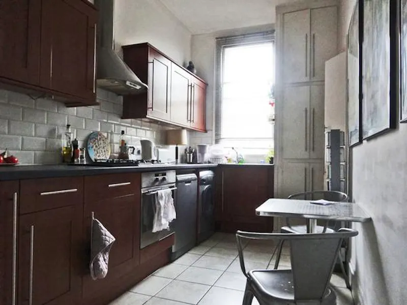 Kitchen at Earls Court mansion flat, F289 (photo 22)
