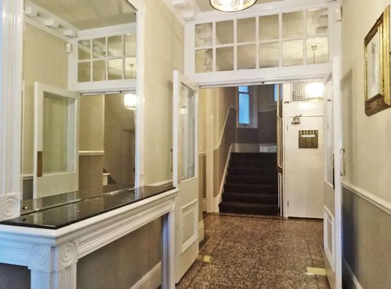 Entrance hall at Earls Court mansion flat, F289 (photo 26)