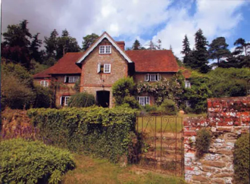 Secluded Loxhill farmhouse, L436