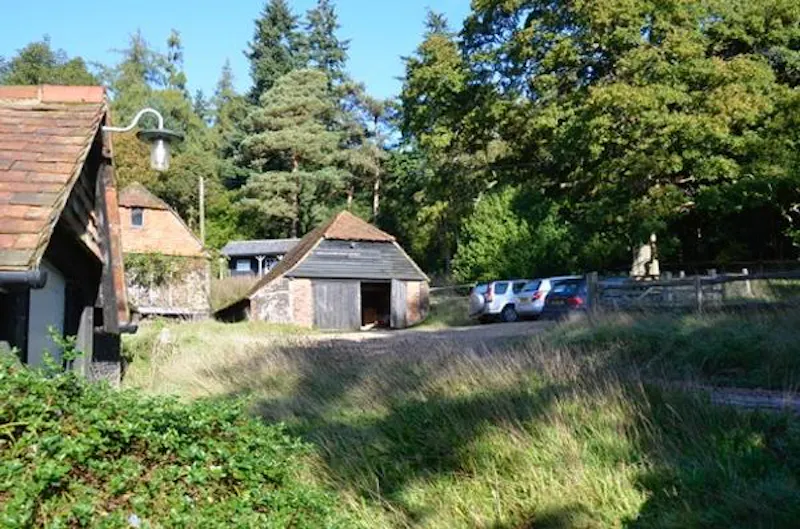 Secluded Loxhill farmhouse, L436 (photo 18)