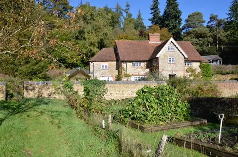 Secluded Loxhill farmhouse, L436 (photo 20)