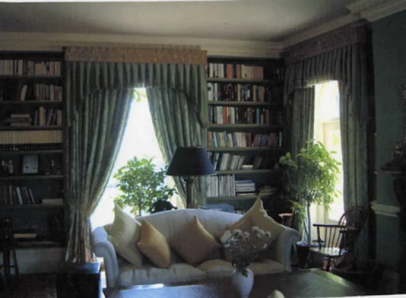 Living Room at Stunning Manor house in Buriton, B1213 (photo 5)