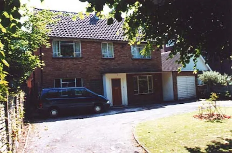 Driveway at 80s Hampton House, D1208 (photo 1)
