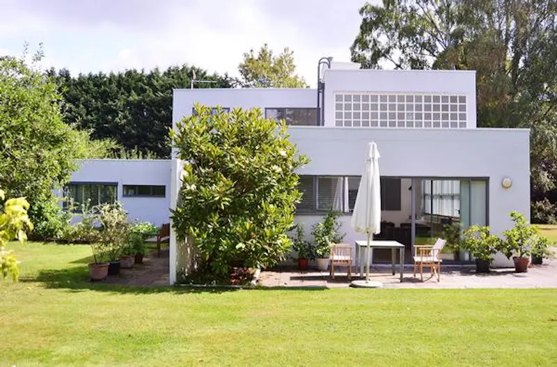 Terrace/Patio at Hatfield Modernist house, D1382 (photo 1)