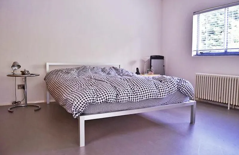 Bedroom at Hatfield Modernist house, D1382 (photo 22)