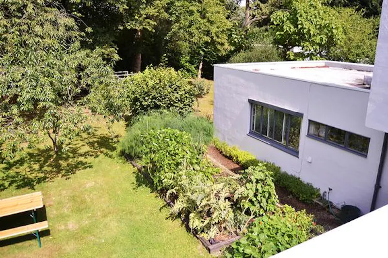 Hatfield Modernist house, D1382 (photo 38)