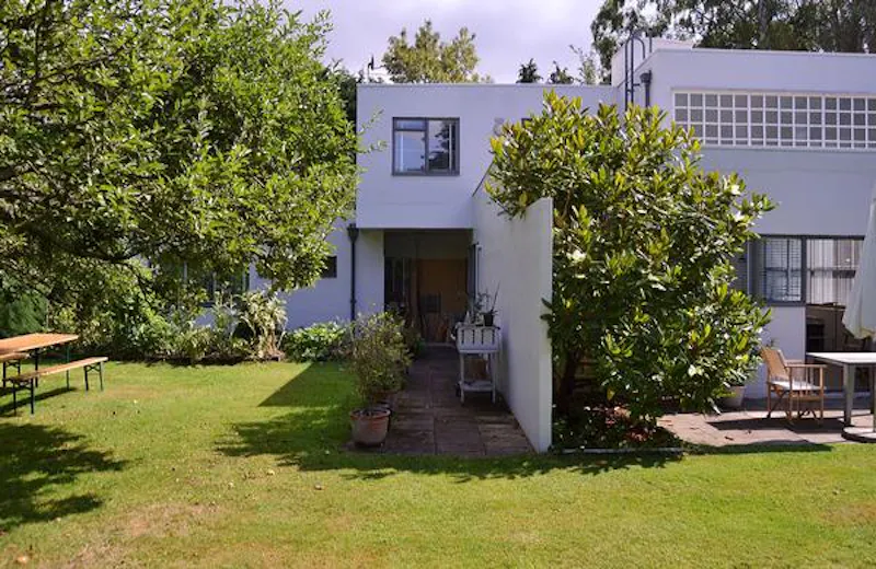 Hatfield Modernist house, D1382 (photo 44)