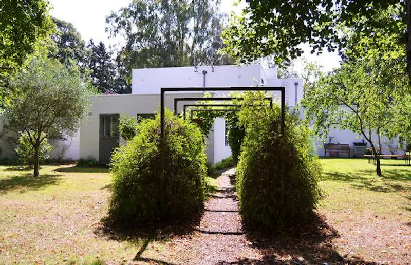Hatfield Modernist house, D1382 (photo 53)