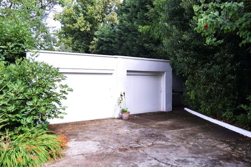 Garage at Hatfield Modernist house, D1382 (photo 64)