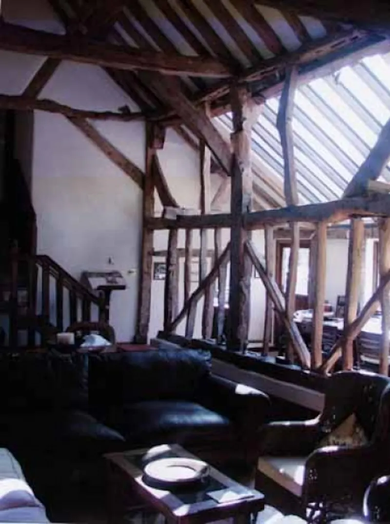 Film location D1438 in Surrey (photo 4)