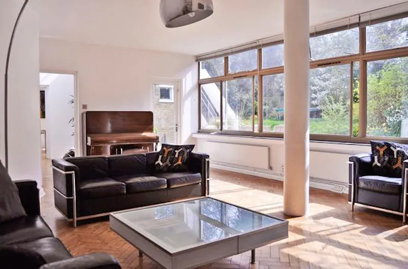 Living Room at Modernist Sydenham Hill house, D2132 (photo 2)