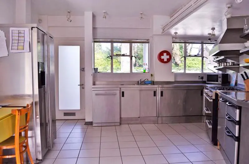Modernist Sydenham Hill house, D2132 (photo 15)