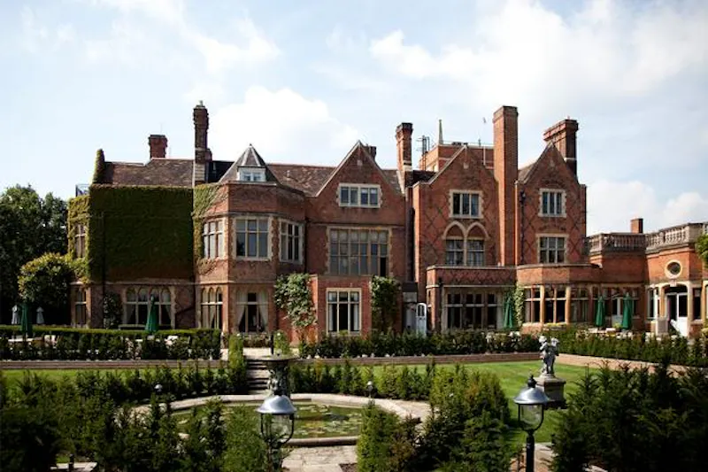 Garden at Stately in Kingston Upon Thames , B1600 (photo 1)