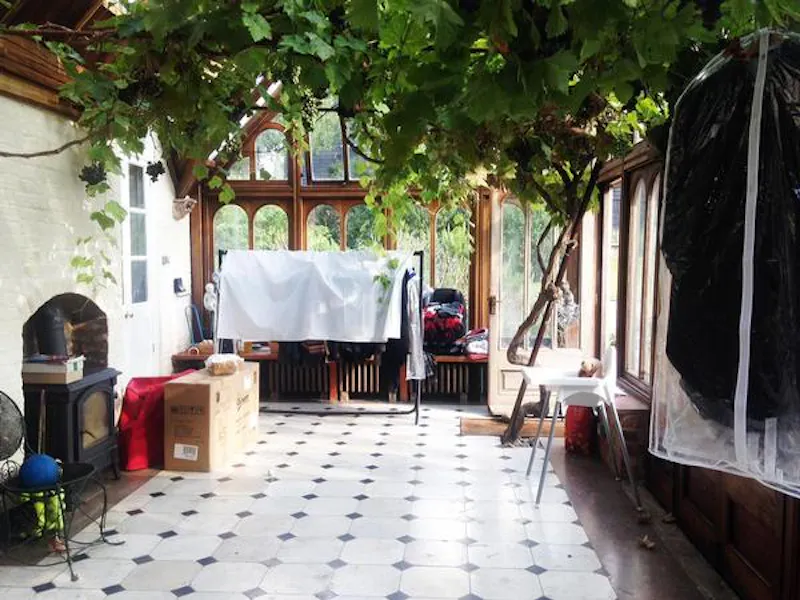 Conservatory at 200 acre Radlett farm, L236 (photo 8)