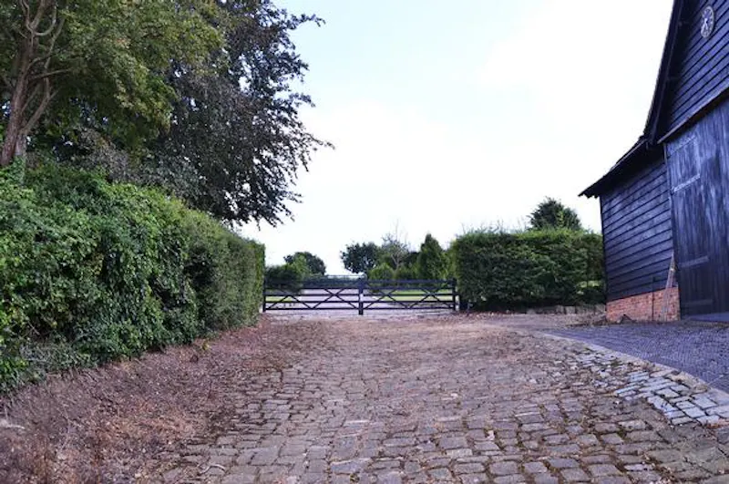 200 acre Radlett farm, L236 (photo 28)