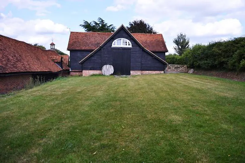 200 acre Radlett farm, L236 (photo 37)