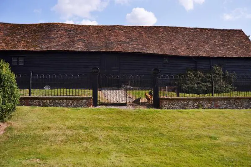 200 acre Radlett farm, L236 (photo 39)